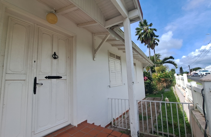 Grande maison familiale avec jardin, terrasses et studio ind&eacute;pendant