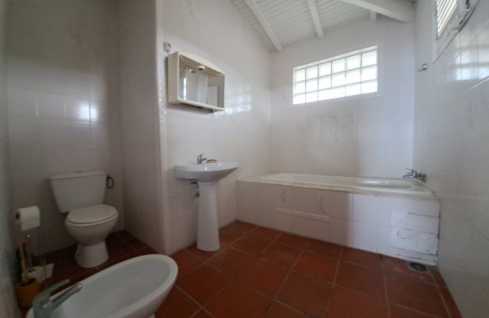 Grande maison familiale avec jardin, terrasses et studio ind&eacute;pendant