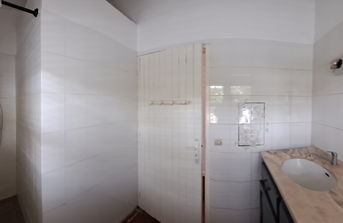 Grande maison familiale avec jardin, terrasses et studio ind&eacute;pendant