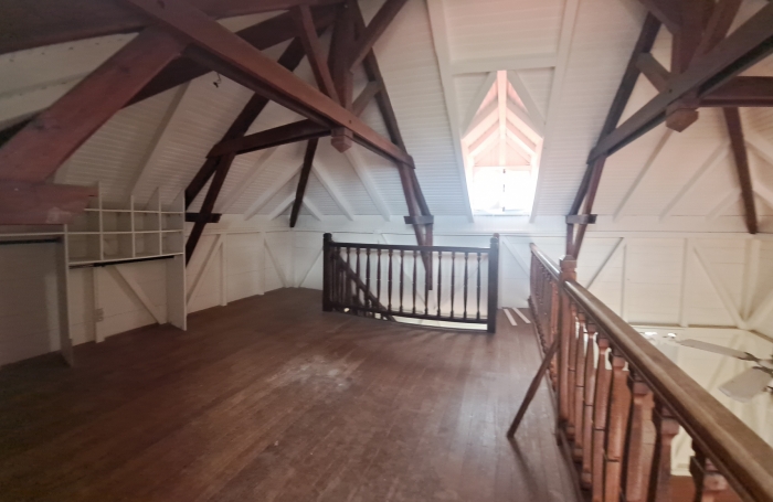 Grande maison familiale avec jardin, terrasses et studio ind&eacute;pendant