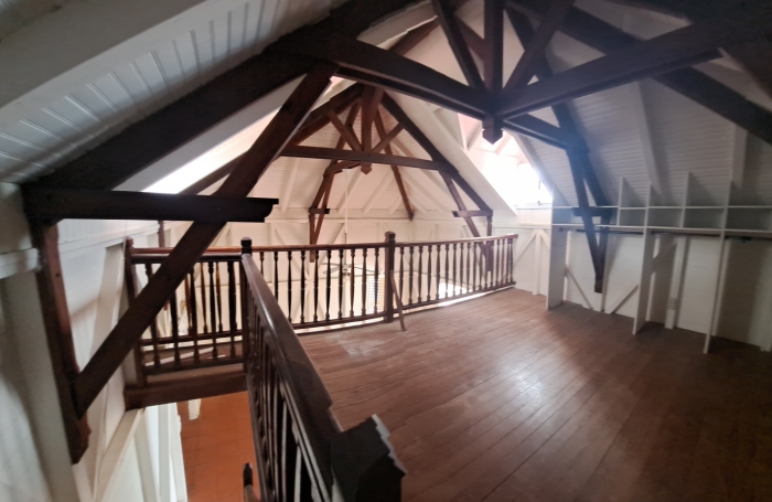 Grande maison familiale avec jardin, terrasses et studio ind&eacute;pendant