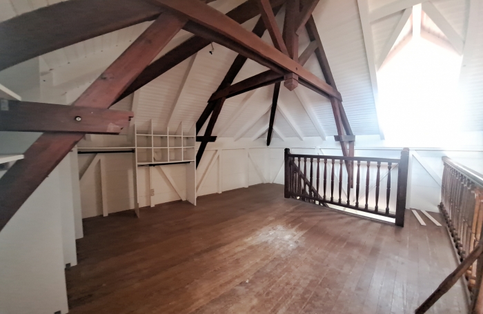 Grande maison familiale avec jardin, terrasses et studio ind&eacute;pendant