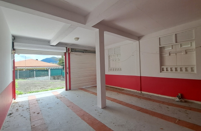 Grande maison familiale avec jardin, terrasses et studio ind&eacute;pendant