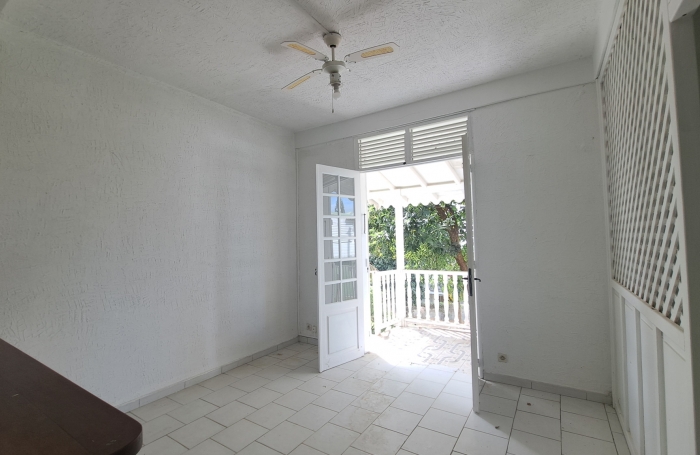 Grande maison familiale avec jardin, terrasses et studio ind&eacute;pendant