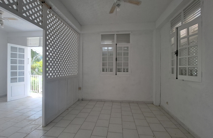 Grande maison familiale avec jardin, terrasses et studio ind&eacute;pendant