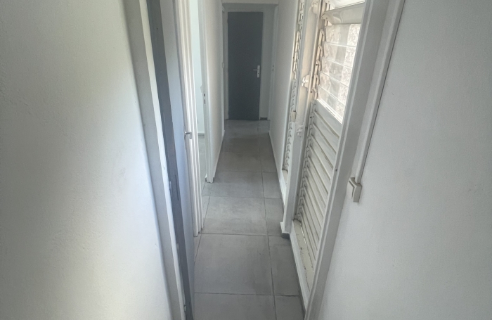 Location Appartement 65m&sup2; 4 pièces Les Abymes