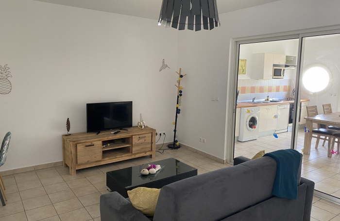 APPARTEMENT 2 PIECES D'ENVIRON 66 M2 SITUE DANS UNE RESIDENCE SECURISEE AVEC VUE MER