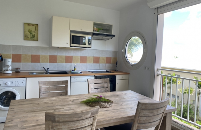 APPARTEMENT 2 PIECES D'ENVIRON 66 M2 SITUE DANS UNE RESIDENCE SECURISEE AVEC VUE MER