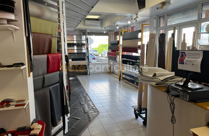 Vente Local commercial 96.39m&sup2; 2 pi&egrave;ces Pointe-&agrave;-Pitre