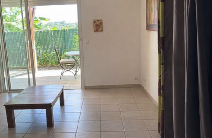 Bel appartement T3 avec terrasses et jardin   Petit-Bourg (Fontarabie)