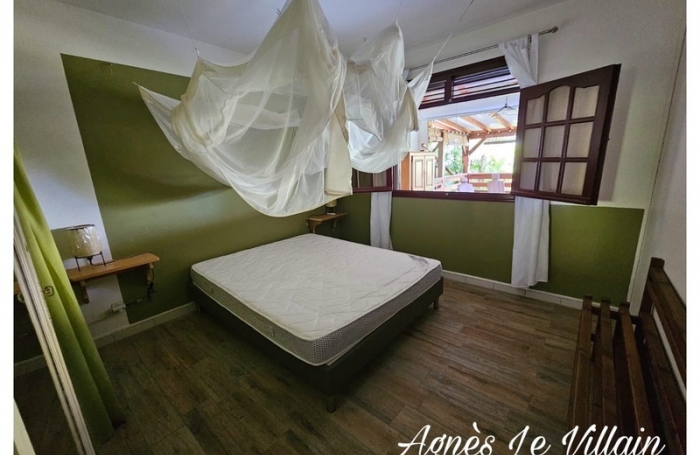 Vente Maison 234m&sup2; 12 pièces Bouillante