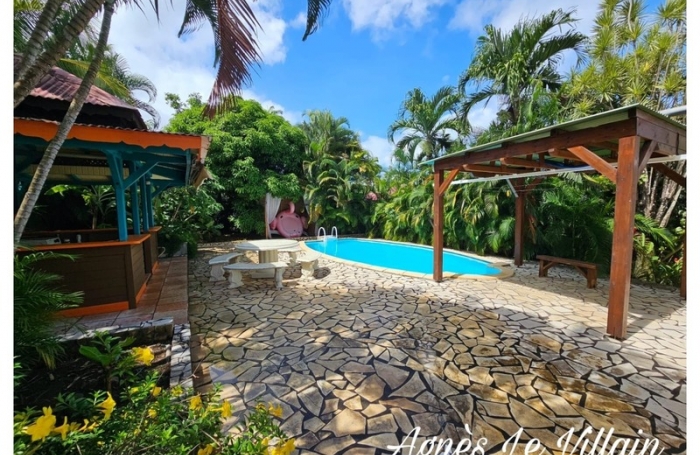 Vente Maison 234m&sup2; 12 pièces Bouillante