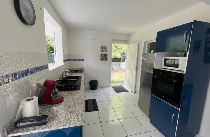 &Agrave; Louer - Deux Villas Meubl&eacute;es avec Piscine au Moule