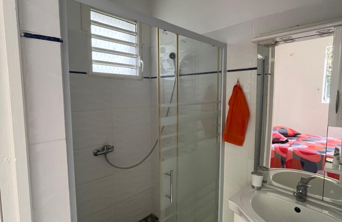 &Agrave; Louer - Deux Villas Meubl&eacute;es avec Piscine au Moule