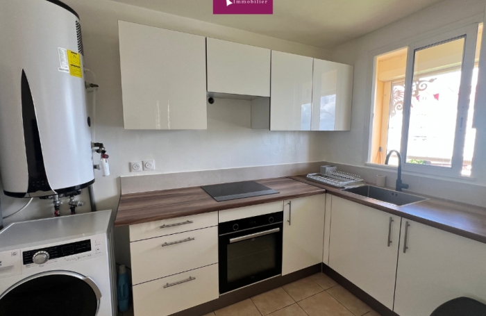 &Agrave; louer - T2 meubl&eacute; Vue mer   R&eacute;sidence s&eacute;curis&eacute;e &agrave; Petit-Bourg