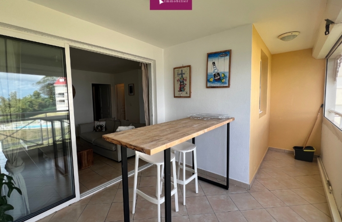 &Agrave; louer - T2 meubl&eacute; Vue mer   R&eacute;sidence s&eacute;curis&eacute;e &agrave; Petit-Bourg