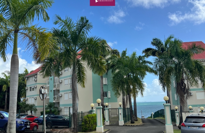 &Agrave; louer - T2 meubl&eacute; Vue mer   R&eacute;sidence s&eacute;curis&eacute;e &agrave; Petit-Bourg
