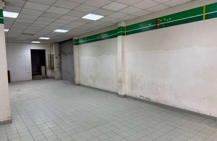 Local professionnel / commercial   175 m2 env.   Immeuble sur 3 niveaux   Rue du Docteur Cavre, Basse-Terre