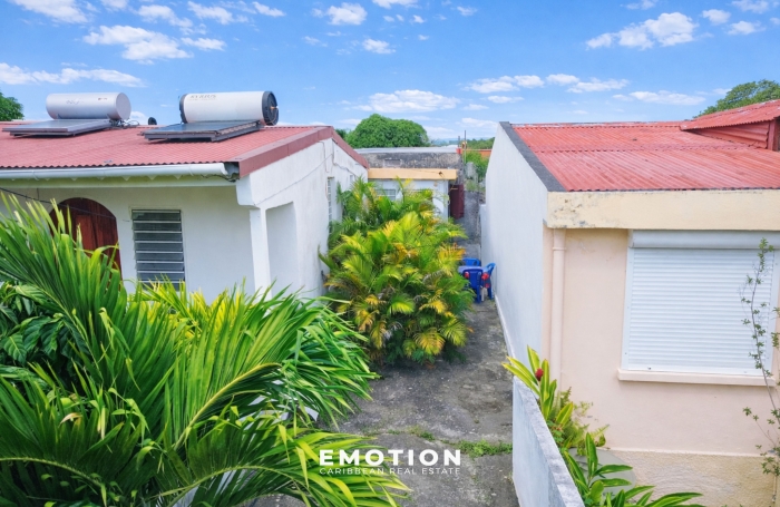 ENSEMBLE IMMOBILIER   2 MAISONS LOU&Eacute;ES   75,25 m2 BASSE-TERRE Nouveau mandat exclusif