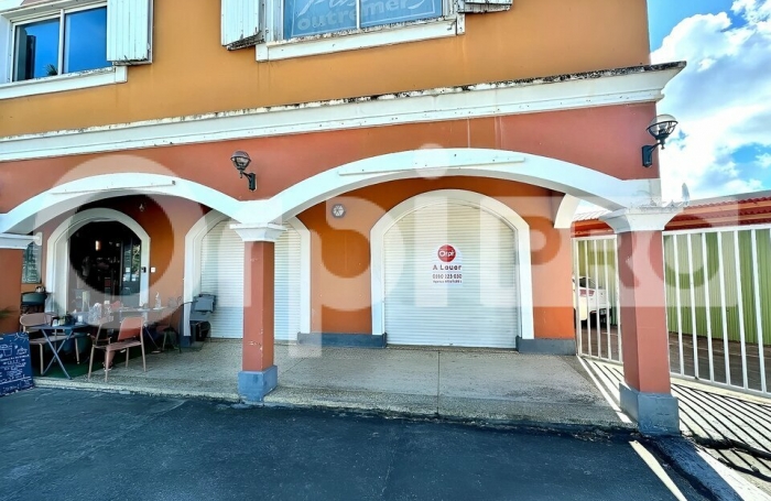 Local commercial Saint Fran&ccedil;ois, centre commercial les Arcades