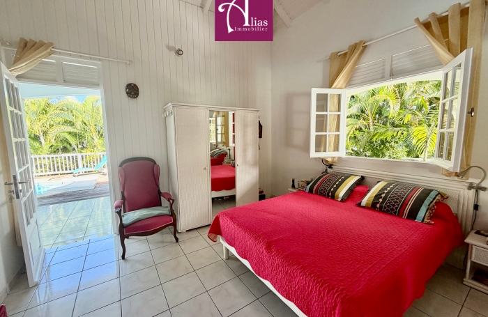 VENTE - Villa F6 cr&eacute;ole avec piscine et sous-sol am&eacute;nageable - secteur CRANE - LAMENTIN