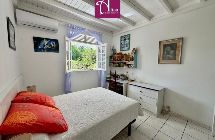 VENTE - Villa F6 cr&eacute;ole avec piscine et sous-sol am&eacute;nageable - secteur CRANE - LAMENTIN