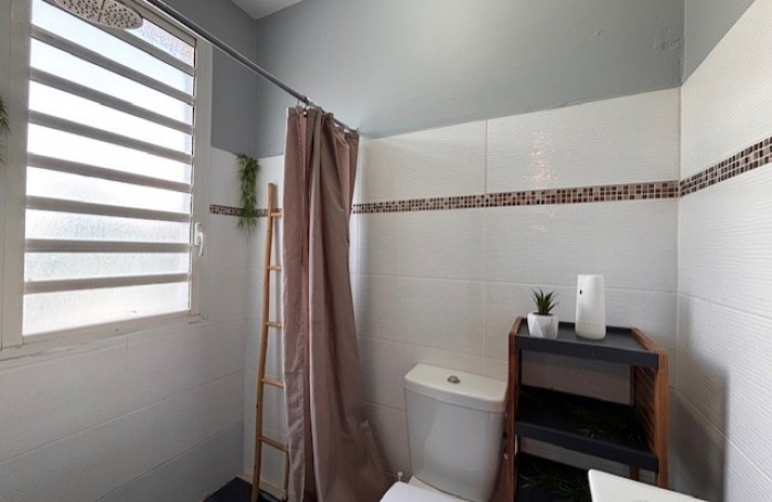 Six pi&egrave;ces avec piscine ! Avec votre agence Longfort Immobilier