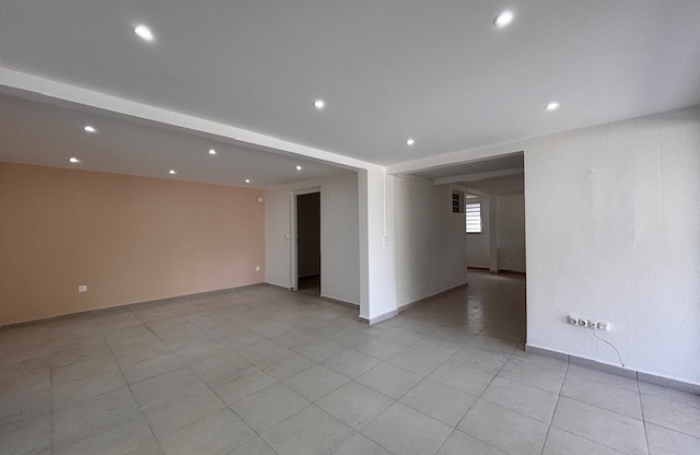 Cinq pi&egrave;ces moderne ! Avec votre agence Longfort Immobilier