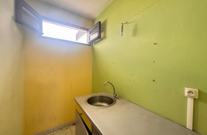 Local professionnel aux Abymes - LONGFORT IMMOBILIER