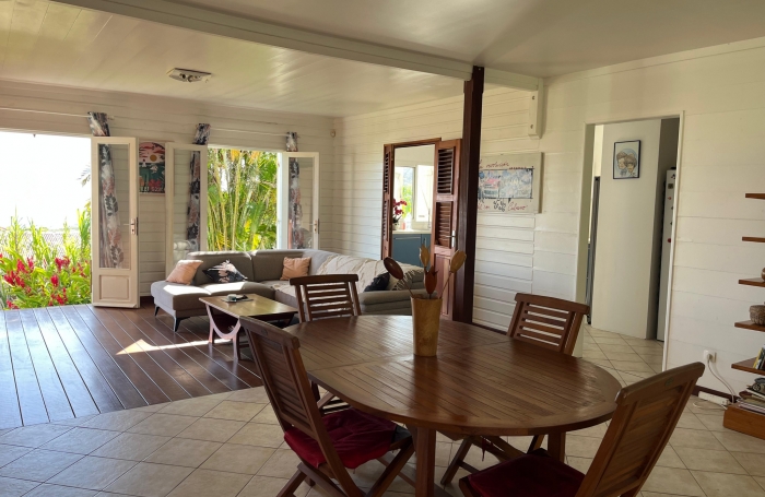 Trois-Rivi&egrave;res , dans un lotissement calme avec vue sur Les Saintes, Villa T5 avec terrasse
