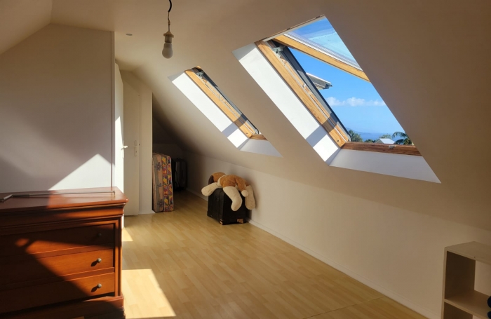 Trois-Rivi&egrave;res , dans un lotissement calme avec vue sur Les Saintes, Villa T5 avec terrasse