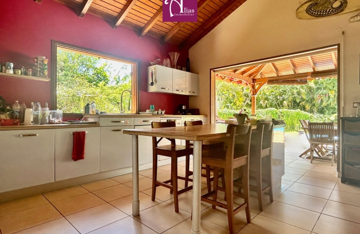&Agrave; VENDRE   Maison de 155 m2 avec piscine &agrave; Besson, Le Gosier