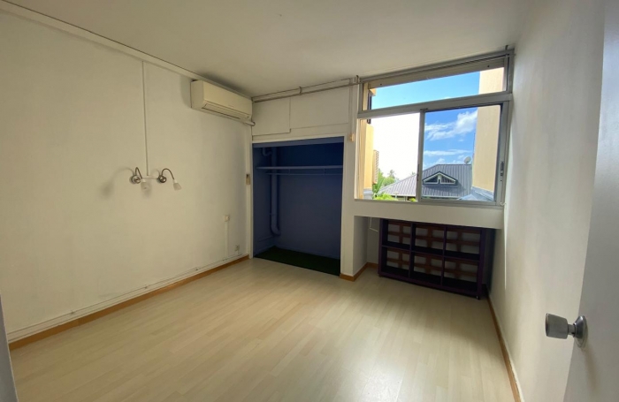 Beau T3 lumineux &agrave; Bas du fort