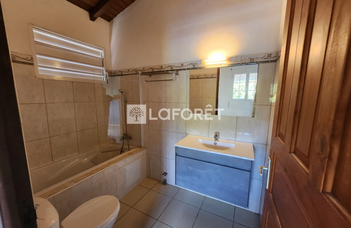 Location Maison 102m&sup2; 5 pi&egrave;ces Baie Mahault