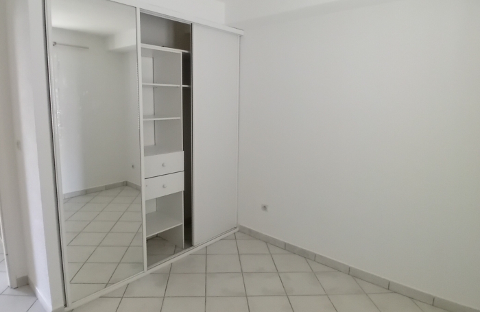 BAIE MAHAULT *APPARTEMENT * 3 PI&Egrave;CES *  de 74 m2 + 8 m2 de loggia,