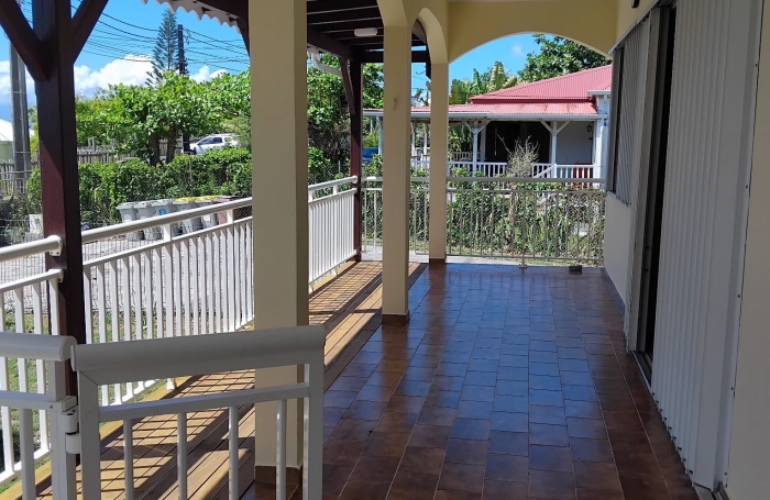 Grand maison non meubl&eacute; T4 de plain pied &agrave; louer &agrave; Petit Havre avec jardin clos et belle vue sur mer.