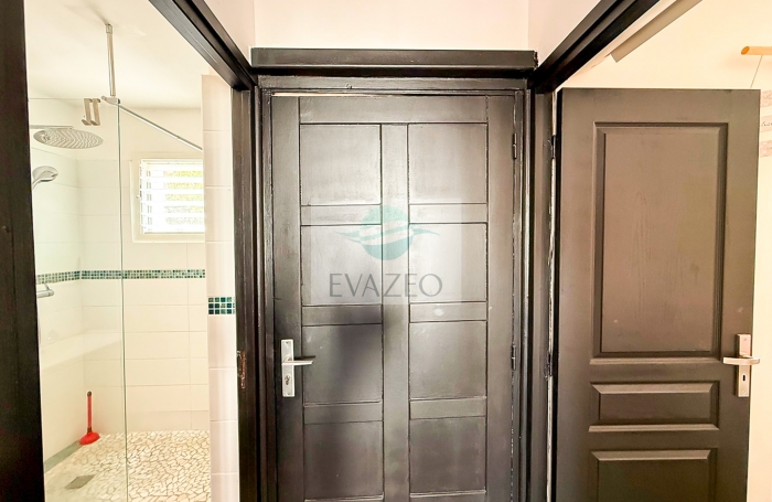 Appartement meubl&eacute; T3 Front de mer 64m2 piscine