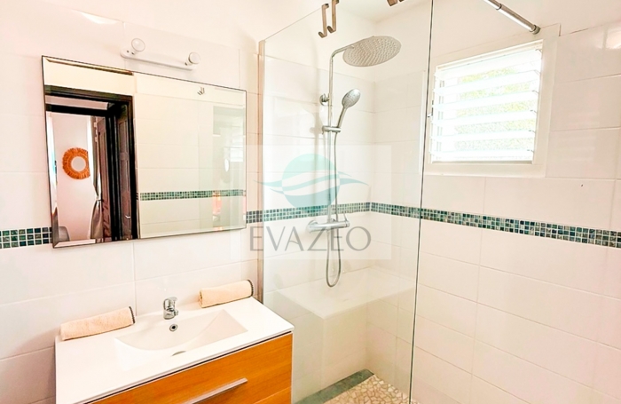 Appartement meubl&eacute; T3 Front de mer 64m2 piscine