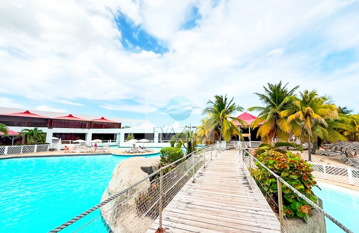 Appartement meubl&eacute; T3 Front de mer 64m2 piscine