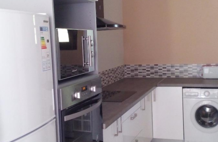 BEL APPARTEMENT T2 MEUBLE AVEC GARAGE