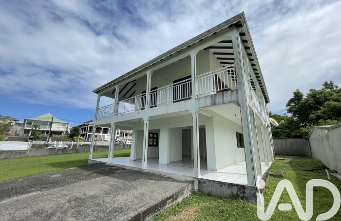 Vente Divers 117m&sup2; 5 pièces Petit-Canal