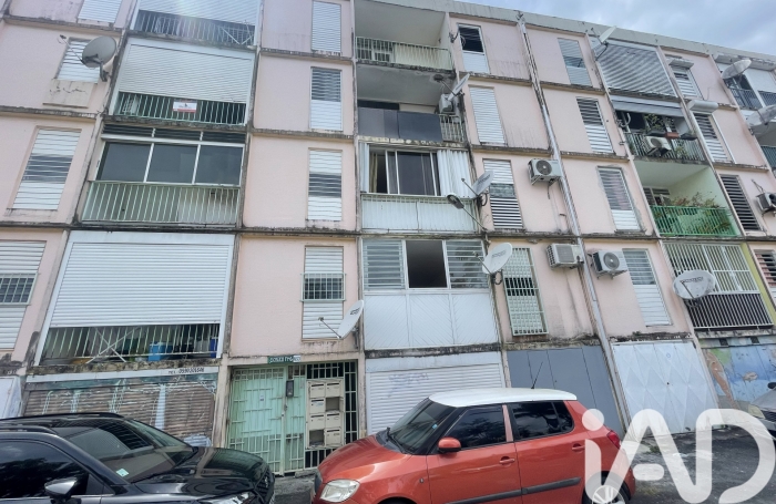 Vente Appartement 45m&sup2; 3 pièces Les Abymes