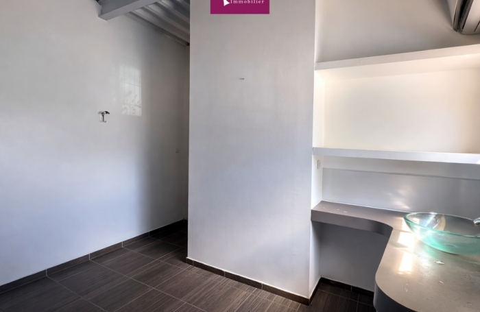 &Agrave; louer - Bureau 15m2 - RDC avec parking - JARRY