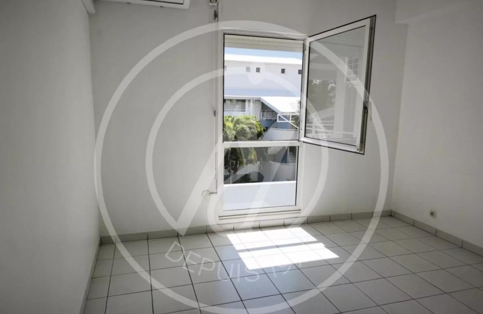 Location Appartement 120.55m&sup2; 4 pièces Pointe-&agrave;-Pitre