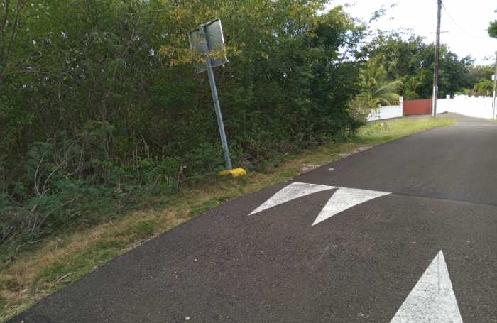 TERRAIN &Agrave; BATIR (903 m2) - LACROIX BEAUFOND - 97121 ANSE-BERTRAND