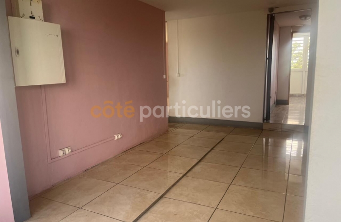 Location Local commercial 29.44m&sup2; Gosier