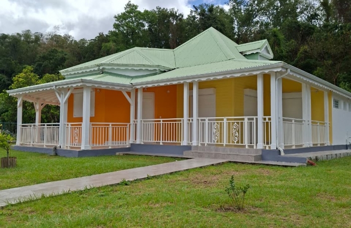 Maison avec piscine  150 m2  Pointe-Noire