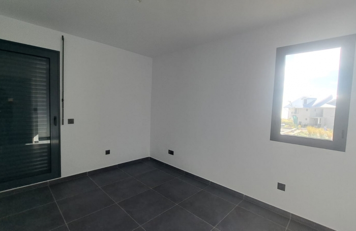 T3 neuf avec vue mer   balcon et 2 parkings   location non meubl&eacute;e