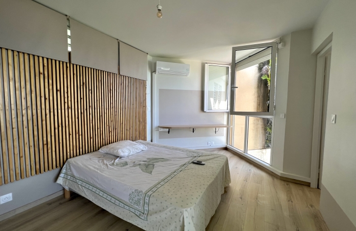 A louer appartement T1 avec magnifique vue mer &agrave; Bas du Fort, refait &agrave; neuf r&eacute;cemment.