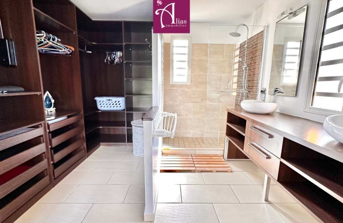 A LOUER VILLA F4 MEUBLEE ENTR PISCINE ET JARDIN INCLUS &agrave; SAINT-ALBAN